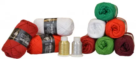 Mayflower Cotton 8/4 Lankapaketti Virkattuja joulukuusia 6 väriä + 2 lamppua - 11 kpl. - Mayflower Cotton 8/4 Lankapaketti Virkattuja joulukuusia 9 väriä + 2 lamppua - 11 kpl.